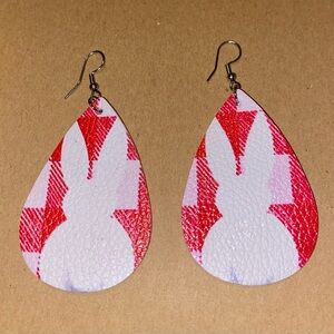 ☀️3/$9☀️ Red and White Teardrop Earrings